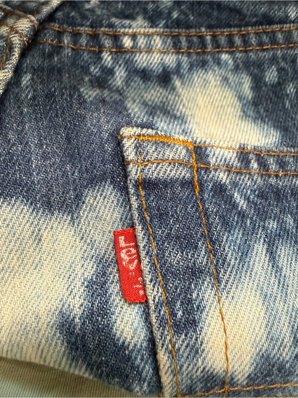 Levi's vintage 1980s Blue Jean cut off Bermuda High-Rise Shorts hand bleached - Picture 4 of 10
